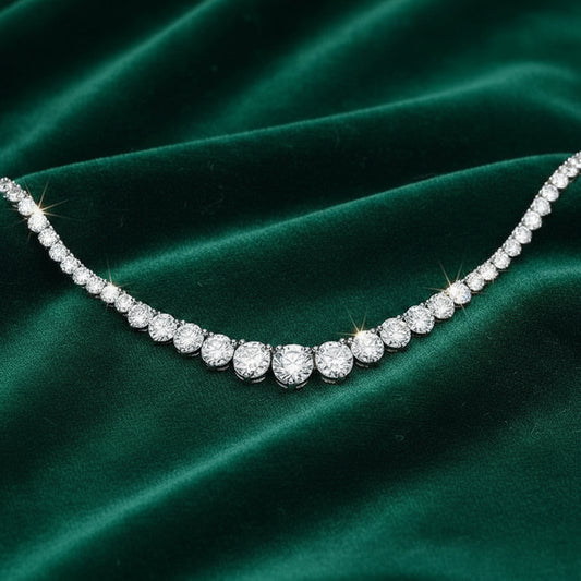 18ct White Gold Graduated 10.00ct Necklace